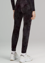Load image into Gallery viewer, Lululemon Ready to Crush HR Jogger - DNVR Co-Brand