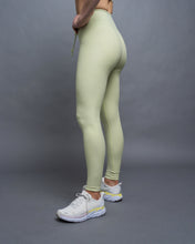 Load image into Gallery viewer, Year Of Ours Stretch Football Legging - Fern